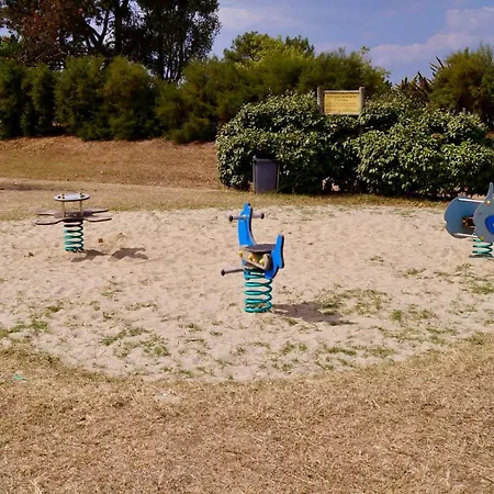 Dom wakacyjny Petite Maison Reposante Pour 2 Au Bord De *