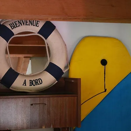 Holiday home Petite Maison Reposante Pour 2 Au Bord De *